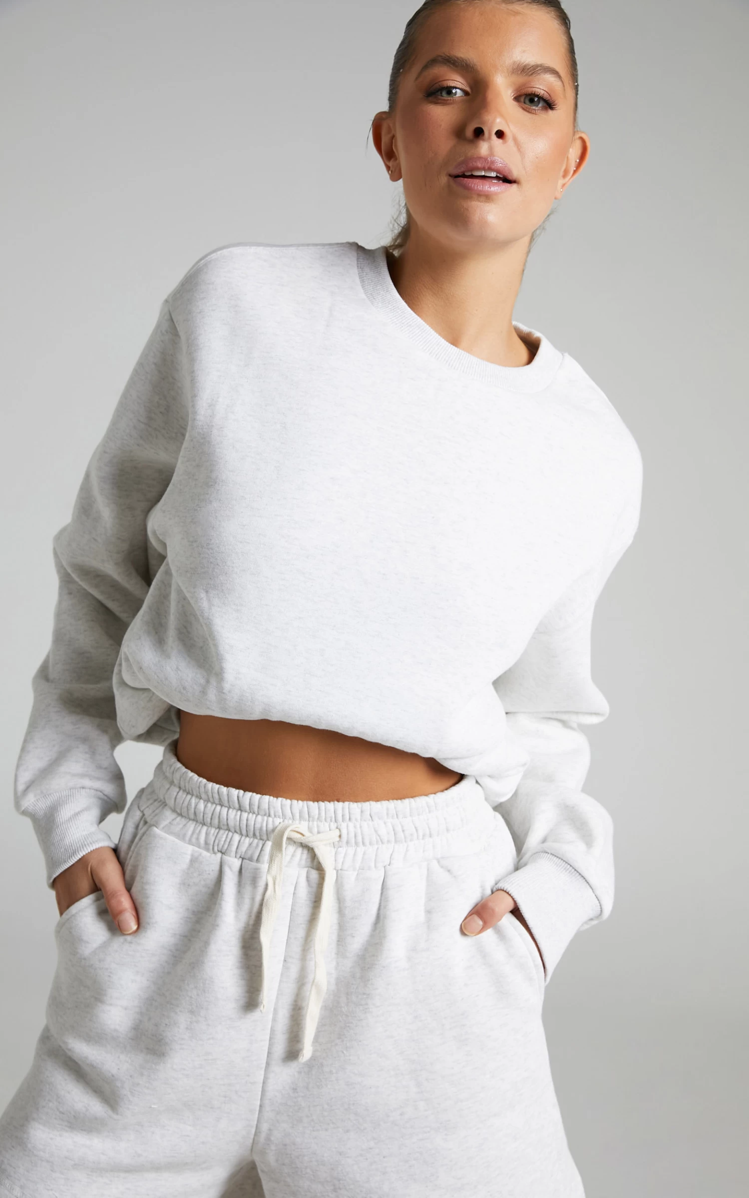Showpo Annie Fleece Crew Neck Sweatshirt In Grey Marle - Image 3
