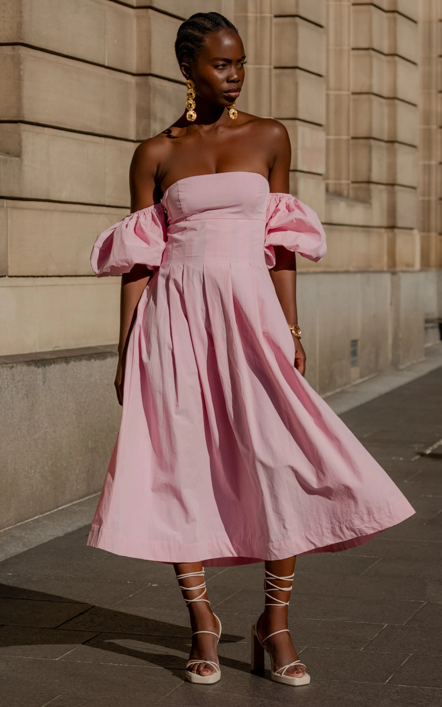 Showpo Geloe Structured Off Shoulder Puff Midi Dress In Pink - Image 2