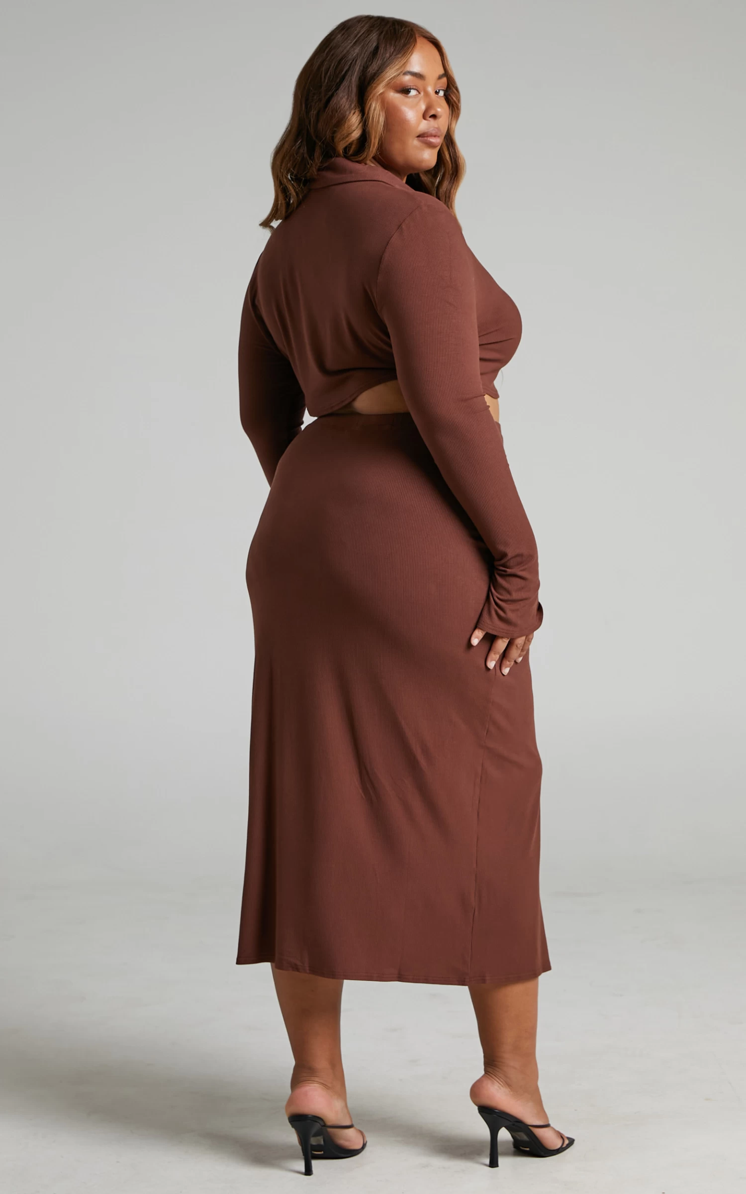 Showpo Meschelle Collared Button Front Crop Top And Side Split Midi Skirt Two Piece Set In Chocolate - Image 6